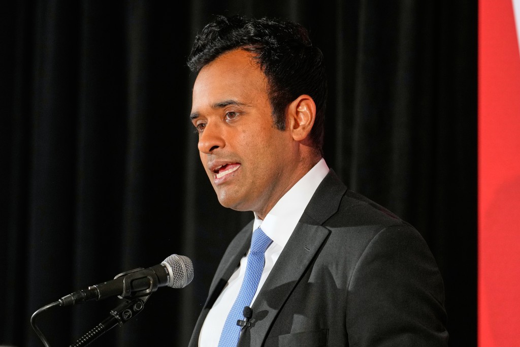 Ohio governor candidate Vivek Ramaswamy speaks into a microphone.